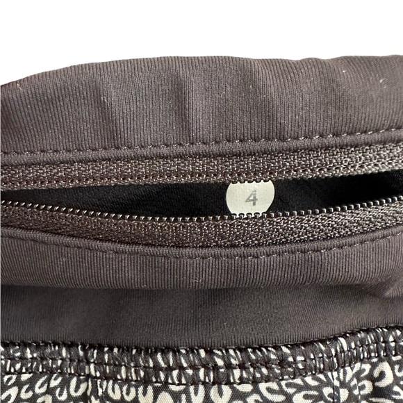 Lululemon Black and White Floral Skirt - Picture 3 of 8